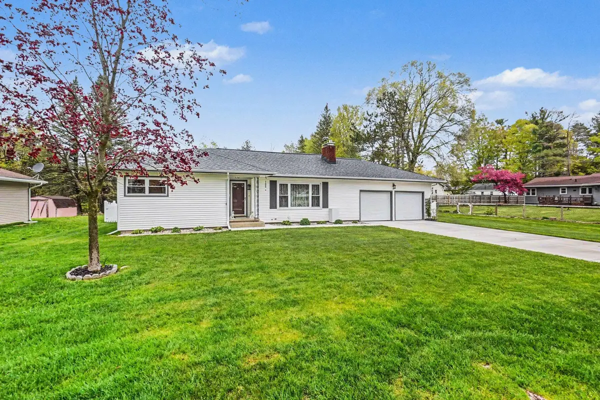 510 W Todd Avenue, Reed City, MI 49677 - #1