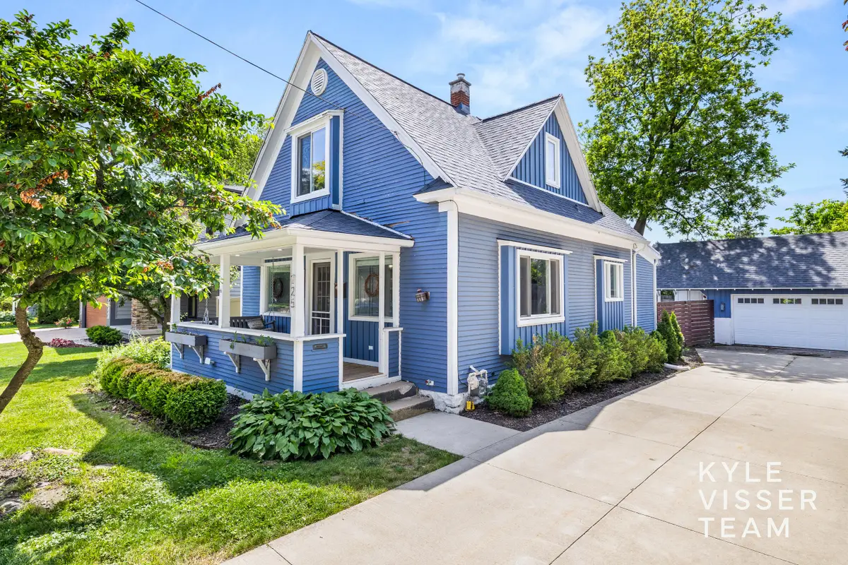 725 Gladstone Drive Se, East Grand Rapids, MI 49506 - #1