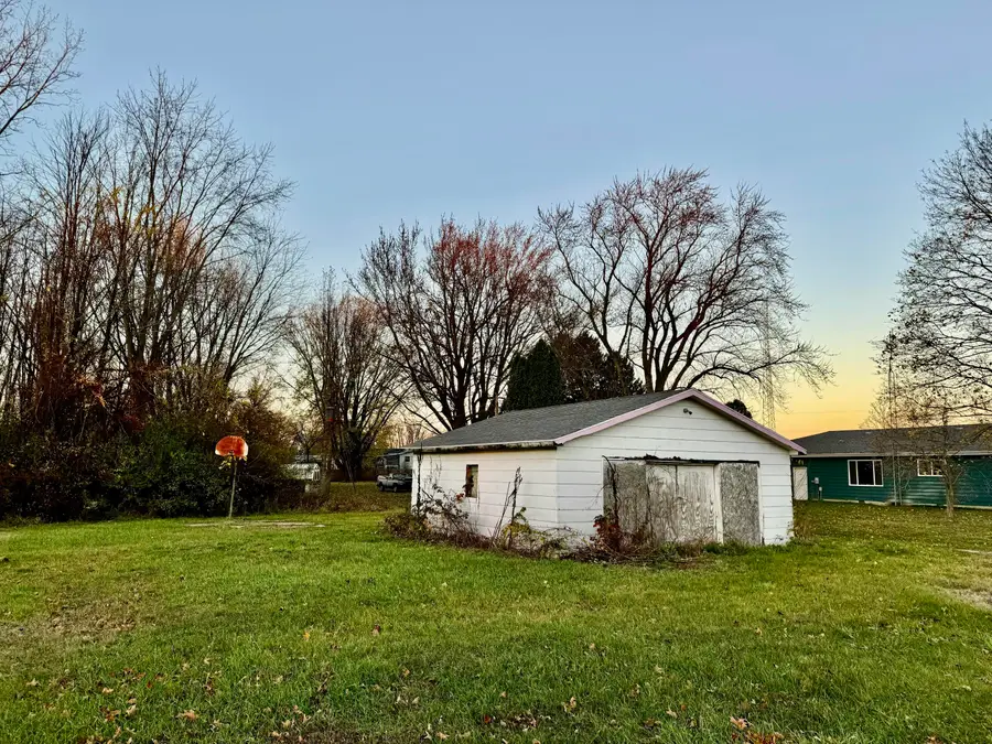854 S Crystal Avenue, Benton Harbor, MI 49022 - #3