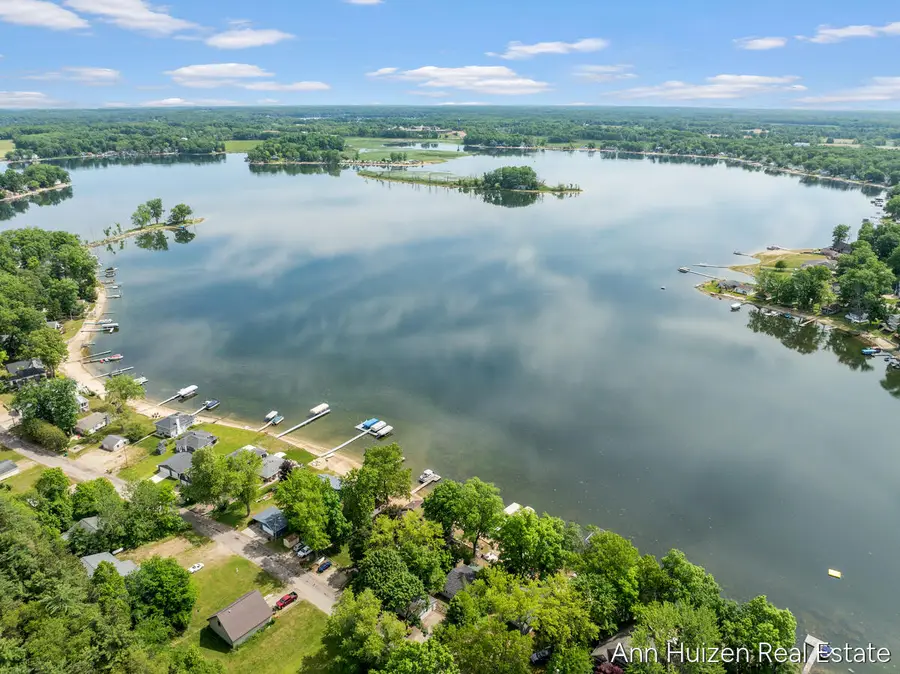 11415 Oak Drive, Delton, MI 49046 - #2