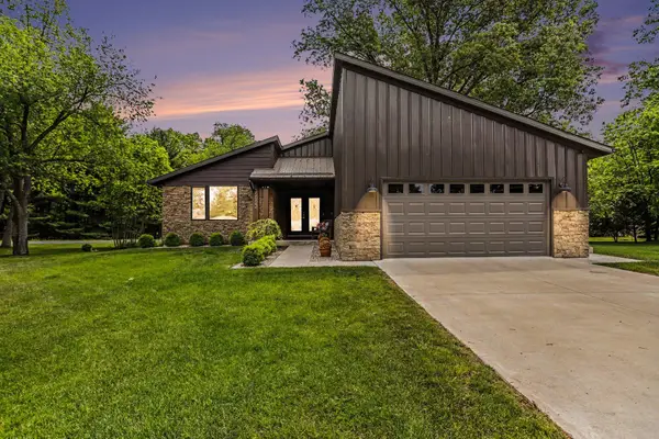 35883 Riverview Drive, Paw Paw, MI 49079