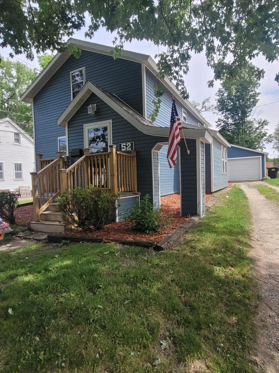 52 W Bacon Street, Hillsdale, MI 49242 - #2