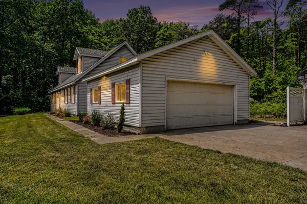 3250 Arbor Lane, Hamilton, MI 49419
