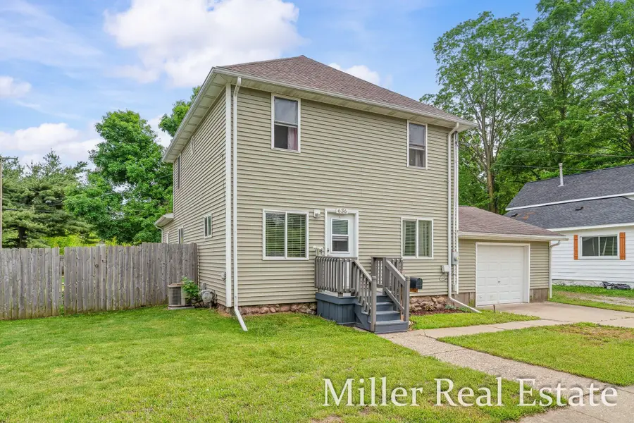 636 E Madison Street, Hastings, MI 49058 - #3