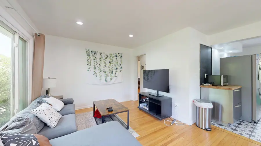 1810 E Stadium Boulevard, Ann Arbor, MI 48104 - #2