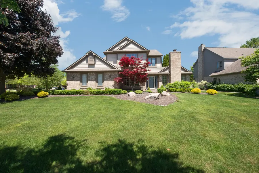 45432 White Pines Drive, Novi, MI 48374 - #2
