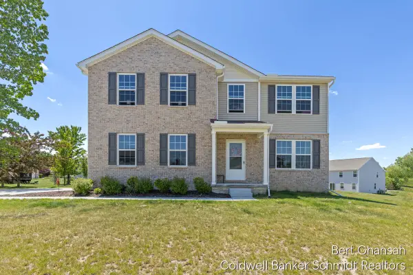 8376 N Oaks Court, Grand Blanc, MI 48439