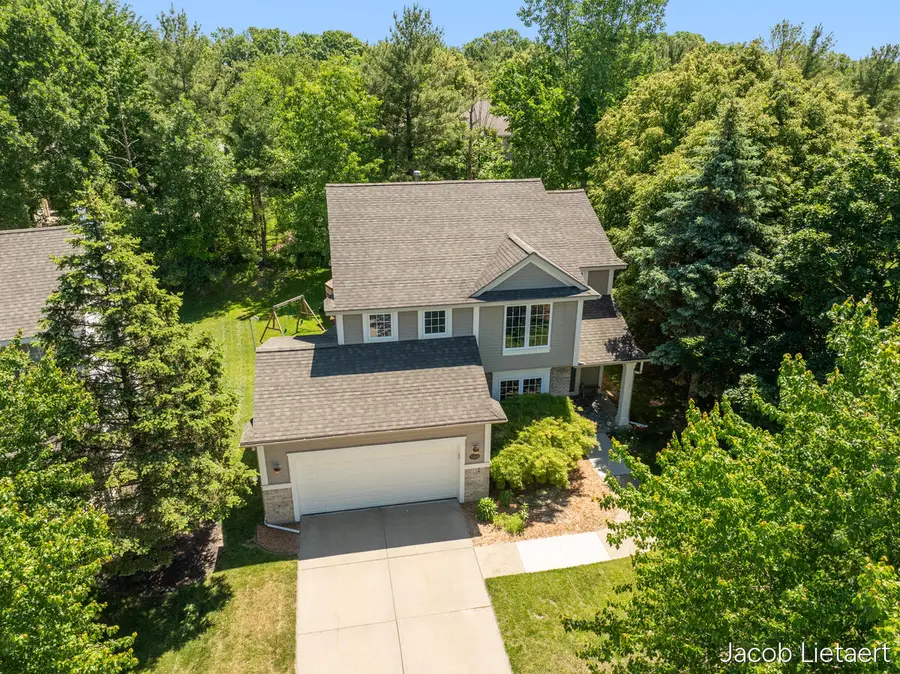 5300 Stone Briar Court Se, Kentwood, MI 49512 - #2