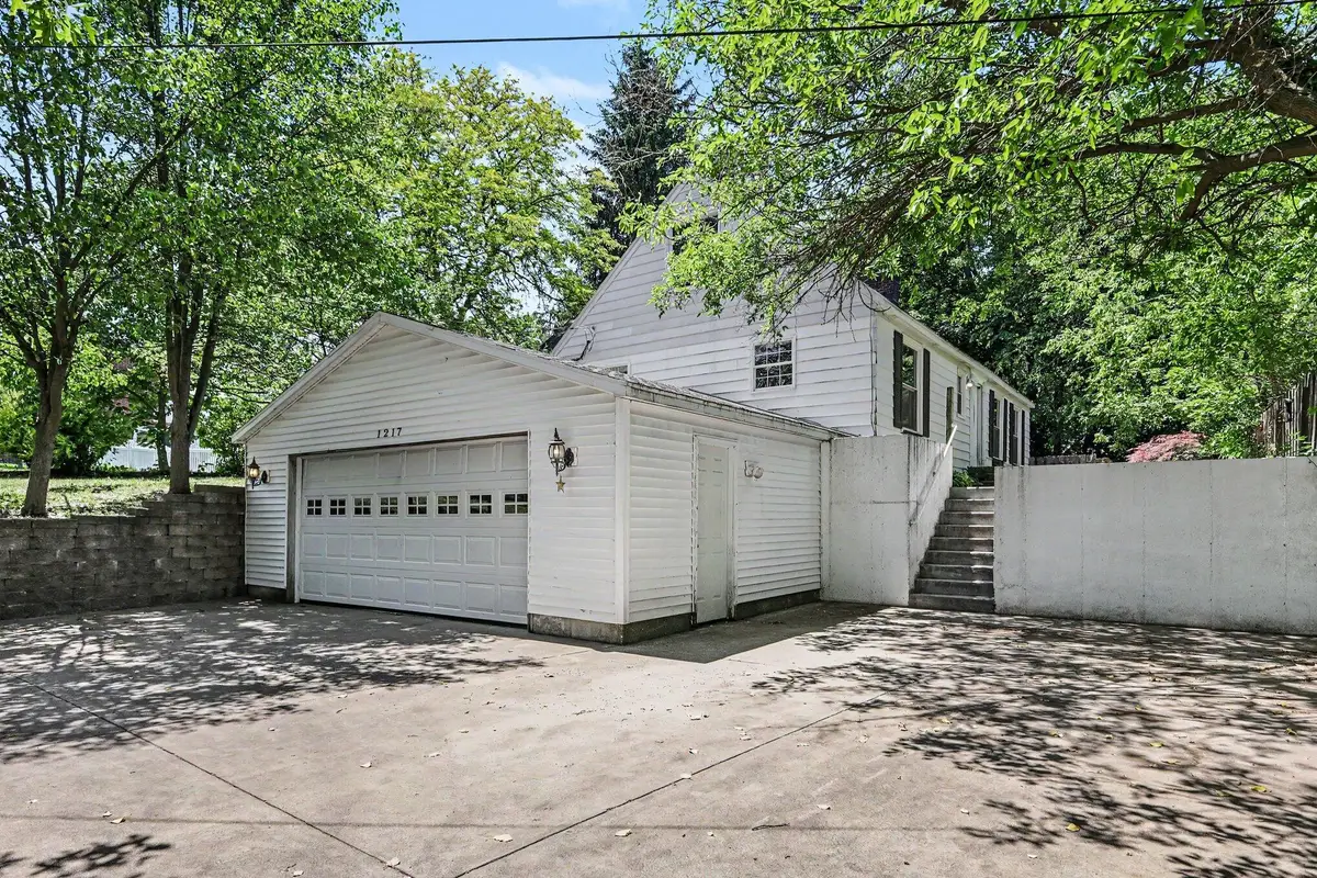 1217 Plymouth Avenue Se, Grand Rapids, MI 49506 - #1