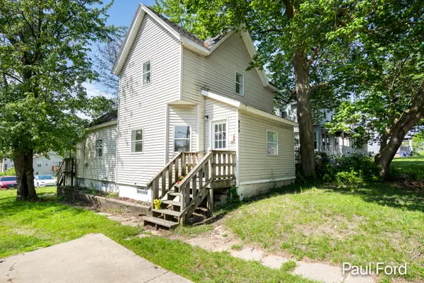 924 Hall Street Se, Grand Rapids, MI 49507