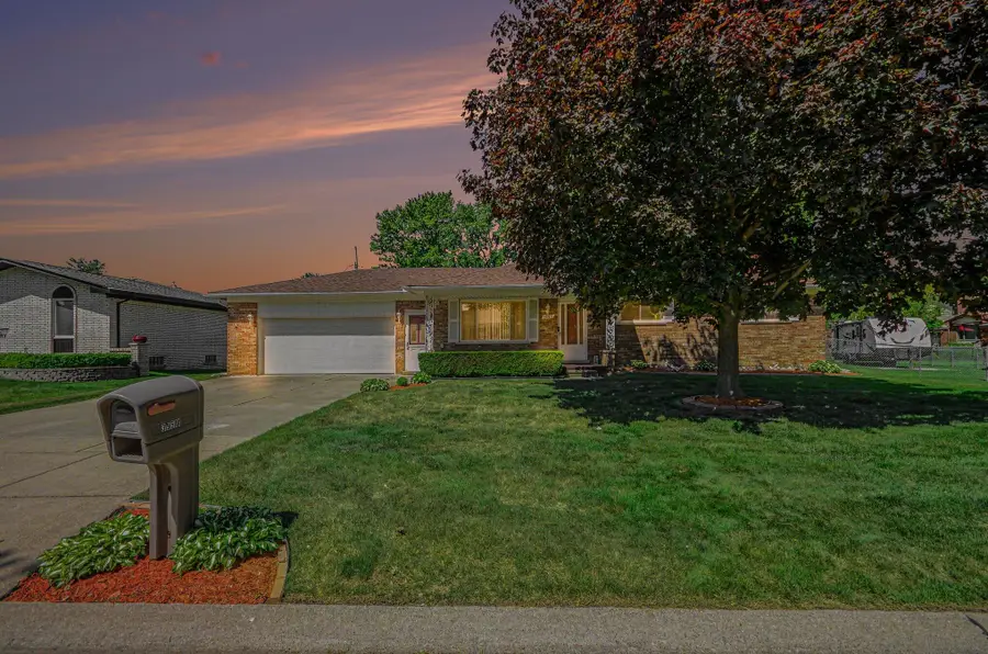 39511 Helena Avenue, Sterling Heights, MI 48313 - #2