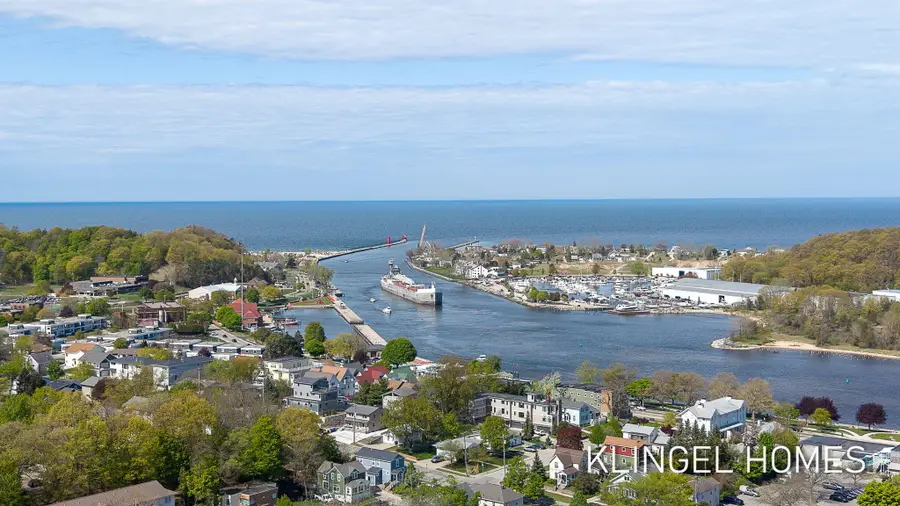308 Franklin Street, Grand Haven, MI 49417 - #3