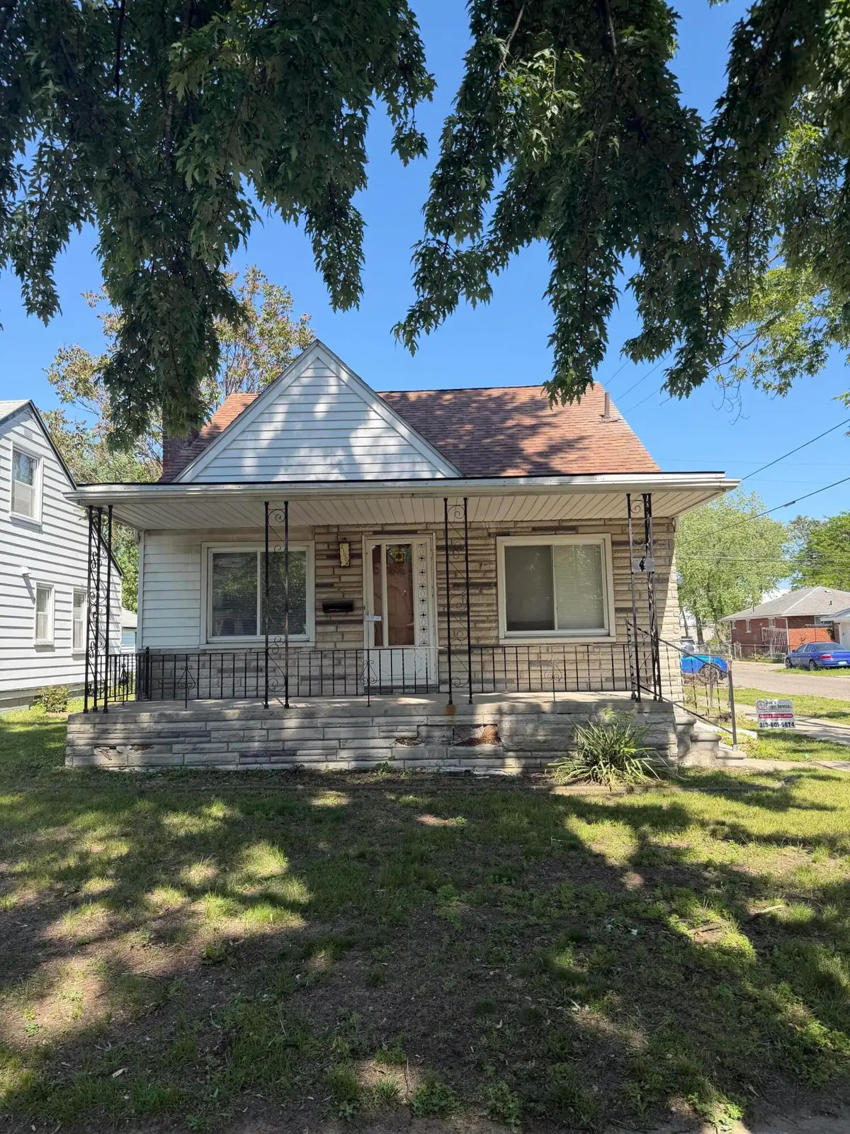21004 Syracuse Avenue, Warren, MI 48091 - #1
