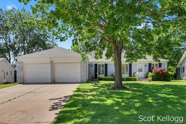 5959-5961 Crestmoor Drive Se, Kentwood, MI 49508