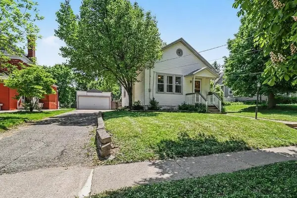 411 5th Street, Manistee, MI 49660