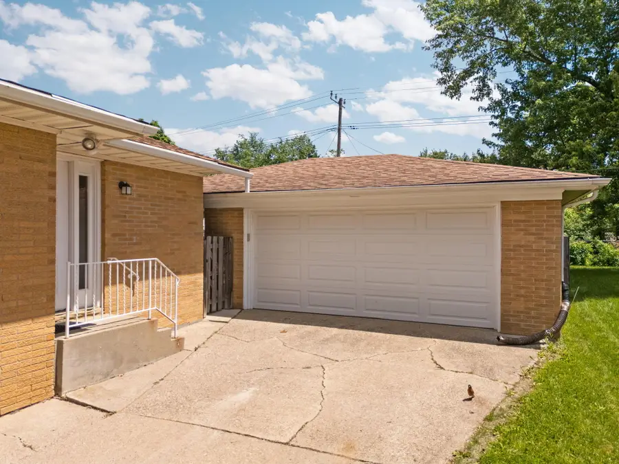 1559 Glastonbury Road, Ann Arbor, MI 48103 - #3