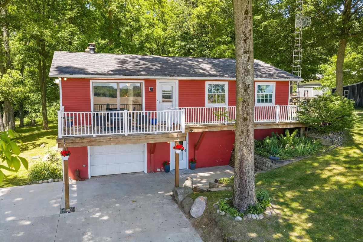 22420 Mckenzie Street, Dowagiac, MI 49047 - #1