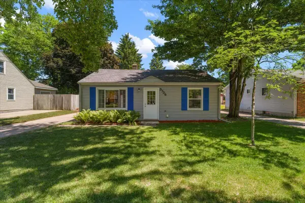 3736 Groveland Avenue Sw, Wyoming, MI 49519