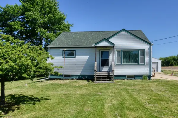 761 W Warren Woods Road, Galien, MI 49113