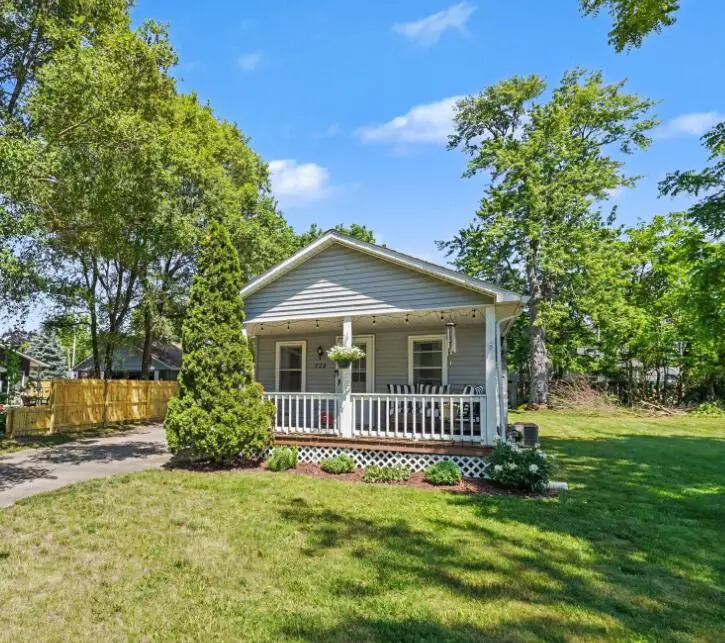 722 S Grant Avenue, Three Rivers, MI 49093 - #1