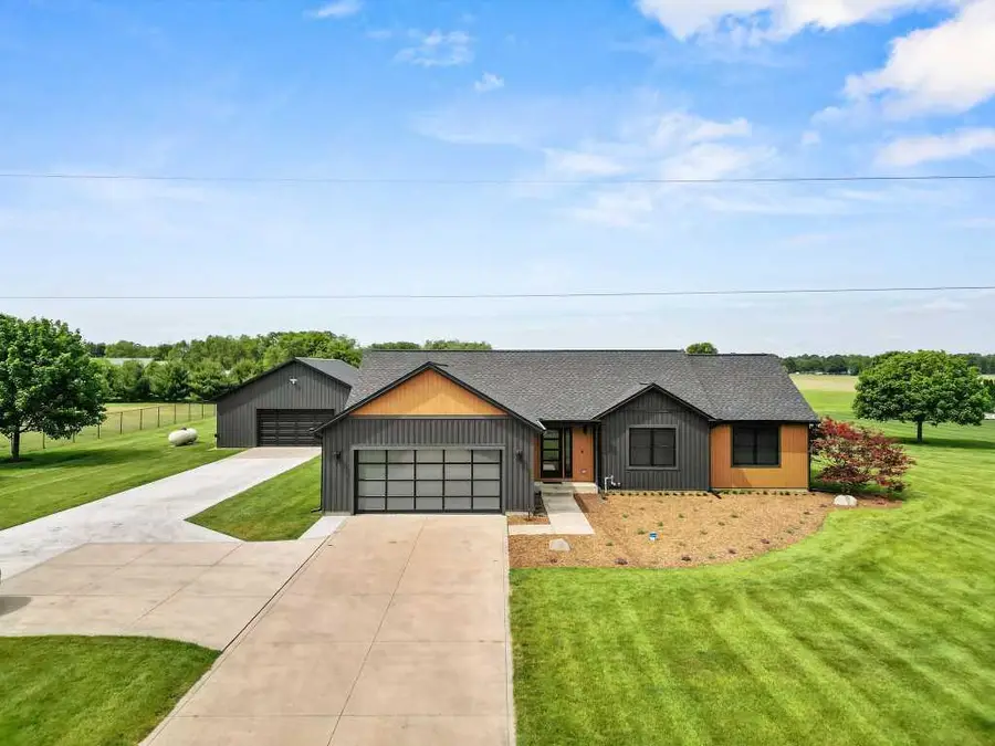 20872 State Line Road, Edwardsburg, MI 49112 - #3