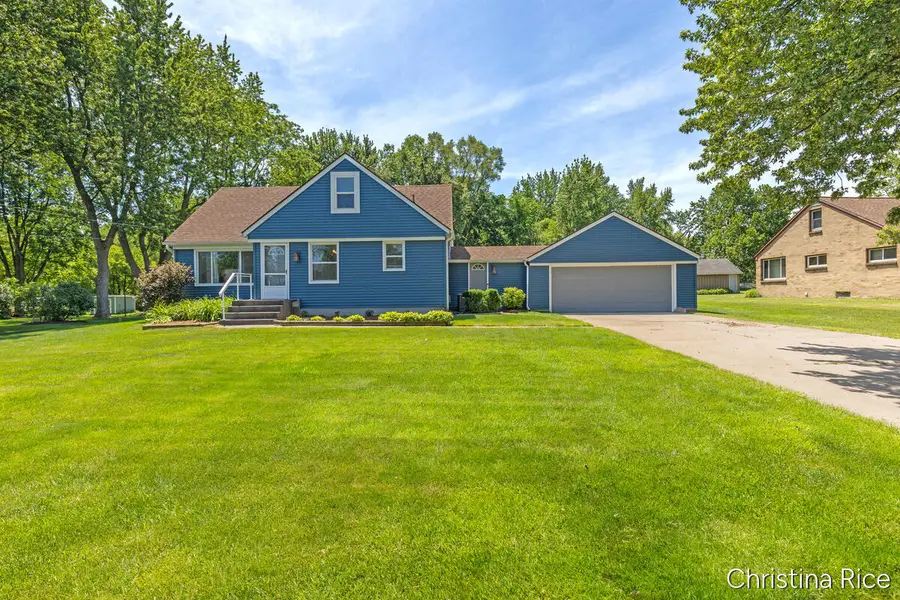 866 76th Street Se, Byron Center, MI 49315 - #3