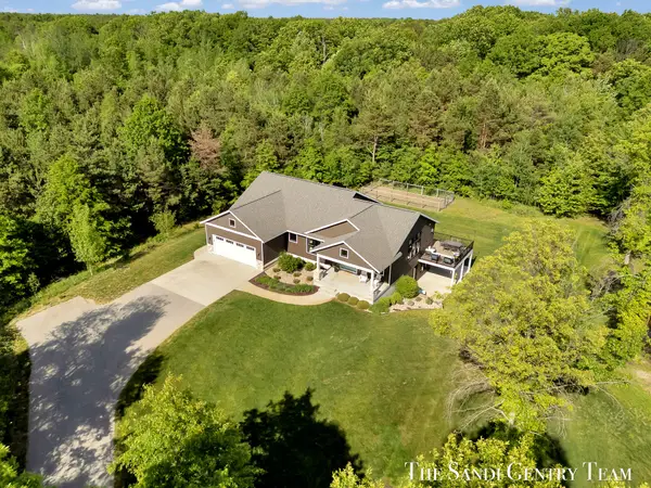 12400 Lincoln Farms Drive, Grand Haven, MI 49417