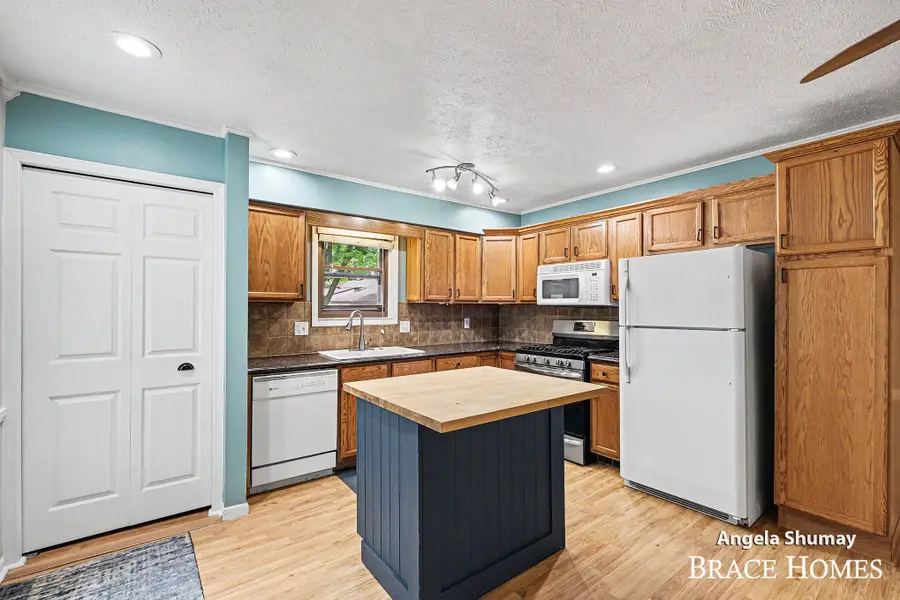 2631 Chatham Woods Drive Se, Grand Rapids, MI 49546 - #2