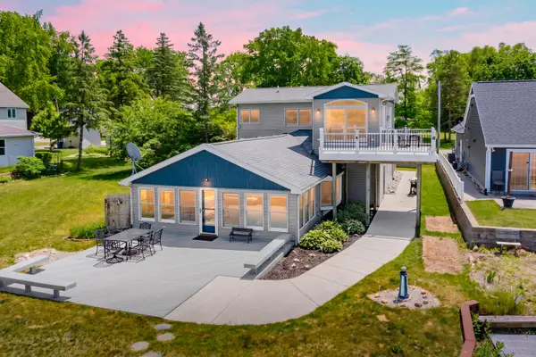7118 Shoreline Drive, Delton, MI 49046