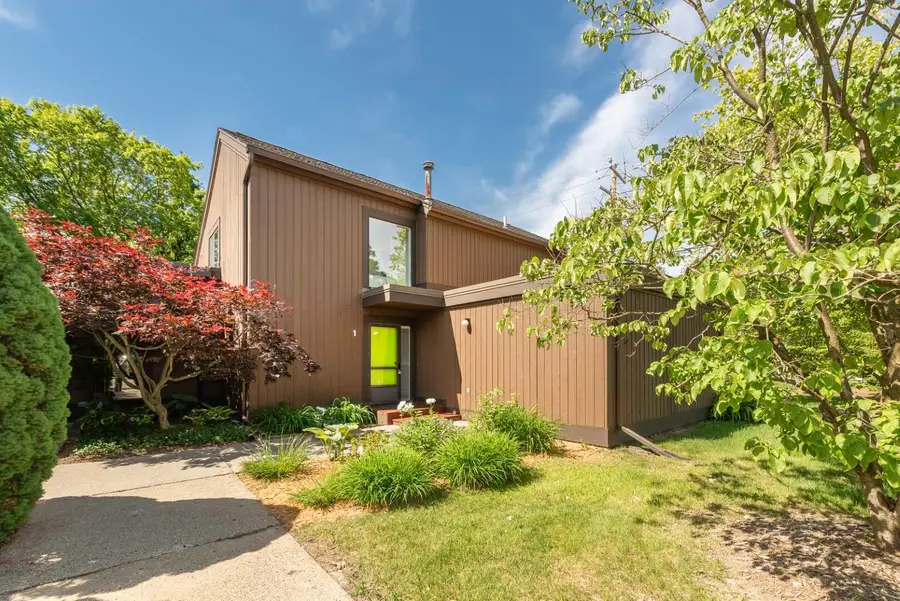 1 Westbury Court, Ann Arbor, MI 48105 - #2