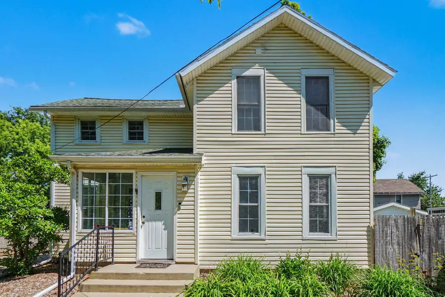 425 E Walnut Street, Hastings, MI 49058 - #2