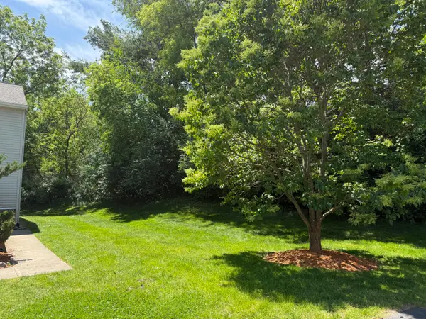 8507 Courtland Drive Ne #4, Rockford, MI 49341