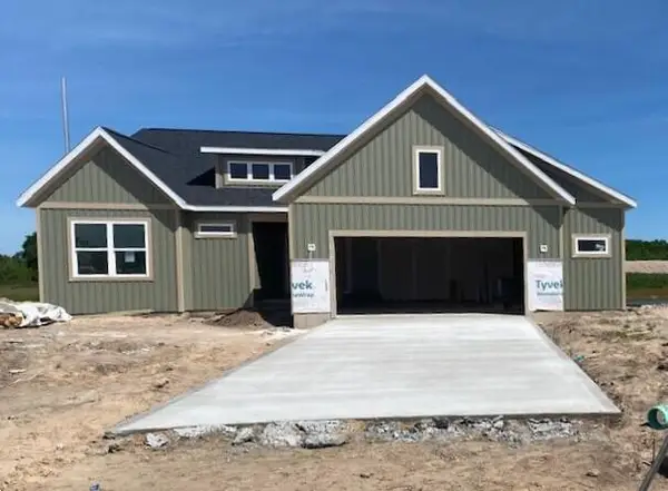 322 Blue Ash Lane, Coopersville, MI 49404