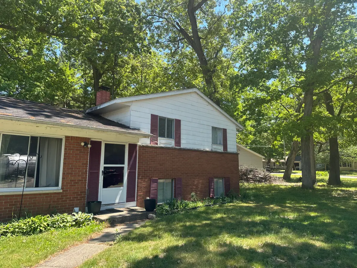 16 Oak Grove Road, Springfield, MI 49037 - #1