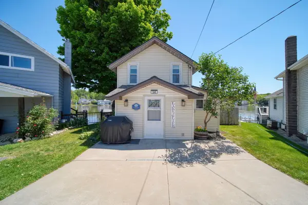 245 Duryeas Point, Michigan Center, MI 49254