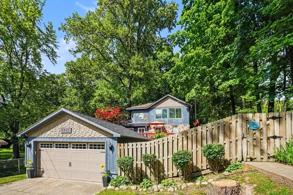 11230 Lakeshore Drive, Three Rivers, MI 49093