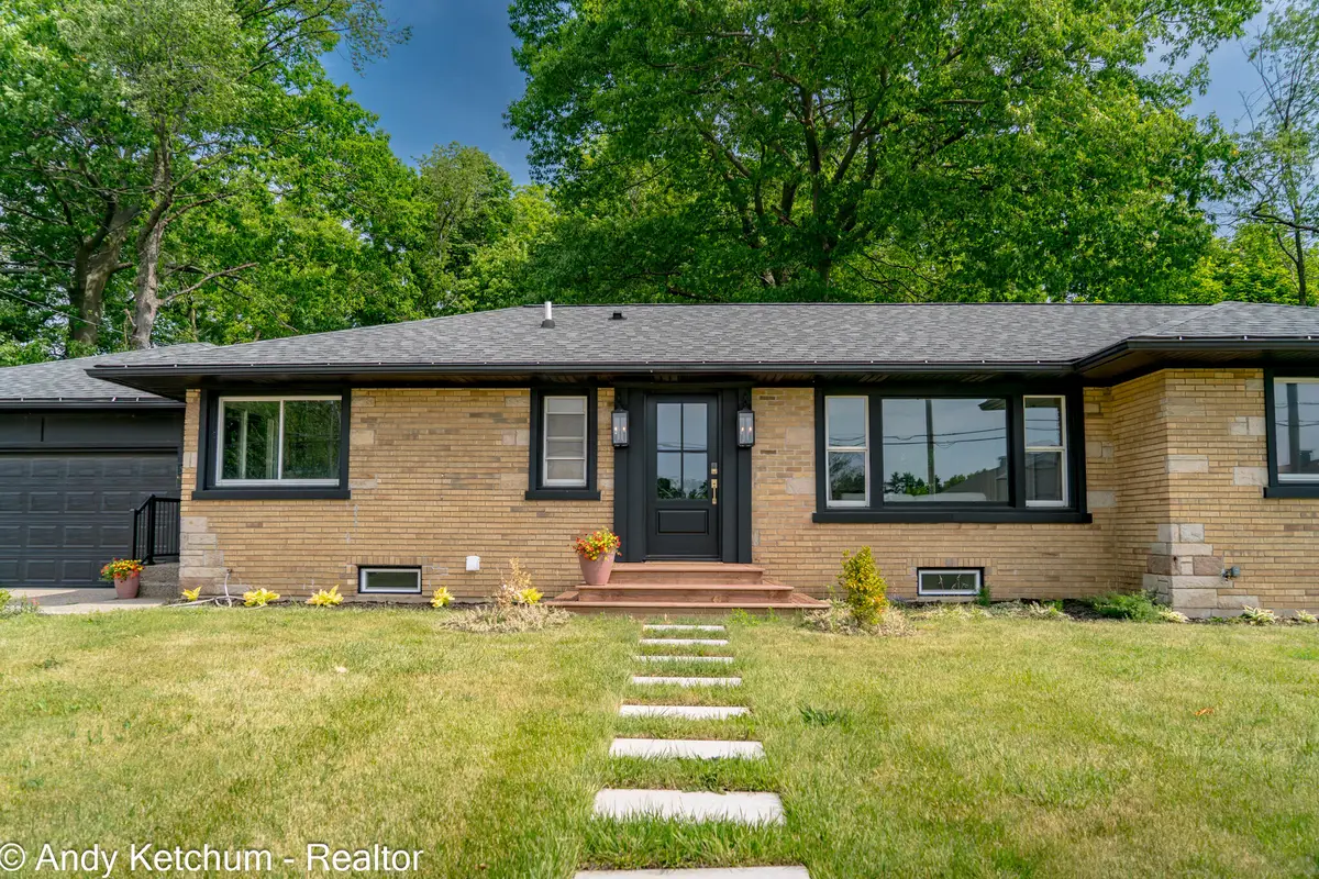 315 W 40th Street, Holland, MI 49423 - #1