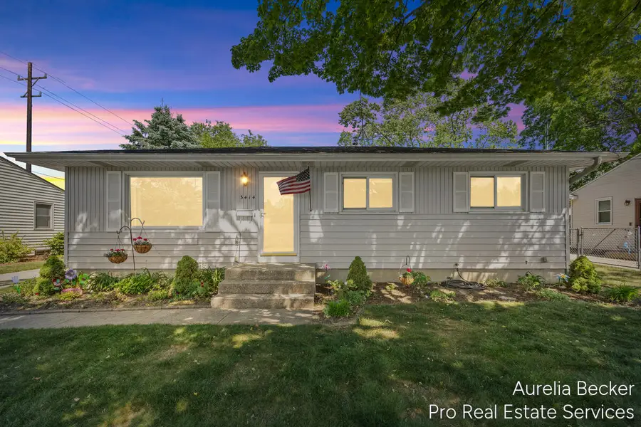 3414 Perry Avenue Sw, Wyoming, MI 49519 - #2