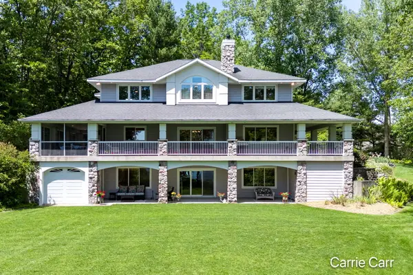 8170 Freska Lake Drive Ne, Comstock Park, MI 49321