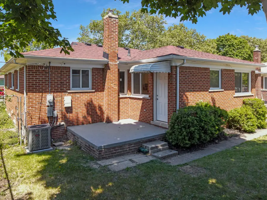 15241 Pearson Street, Oak Park, MI 48237 - #3