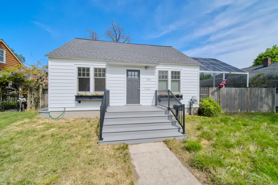 504 N Lewis Street, Ludington, MI 49431 - #3