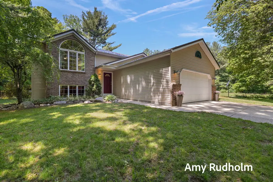 9262 Leonard Street, Coopersville, MI 49404 - #2