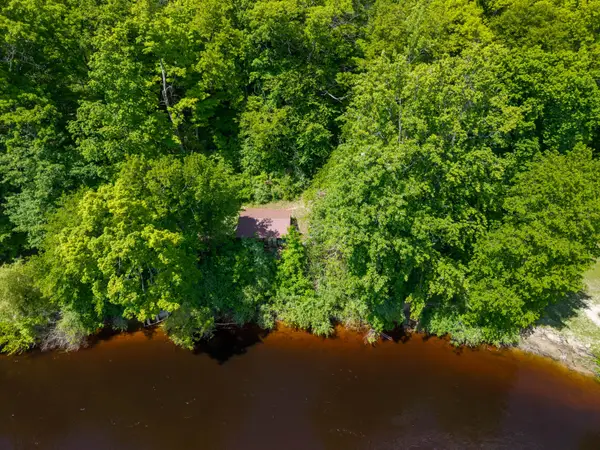 866 W 90th Street, Newaygo, MI 49337