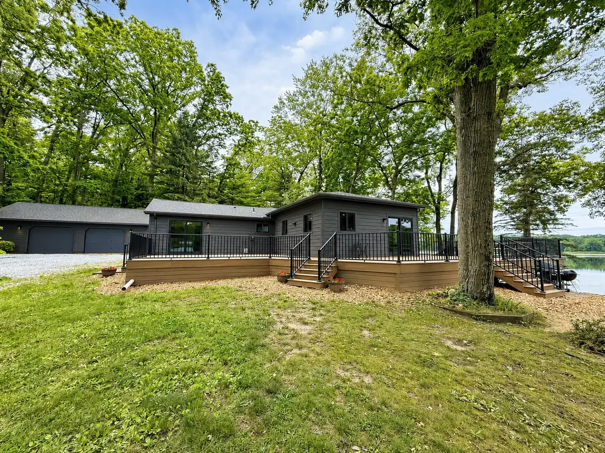 27661 Pine Lake Street, Edwardsburg, MI 49112 - #1