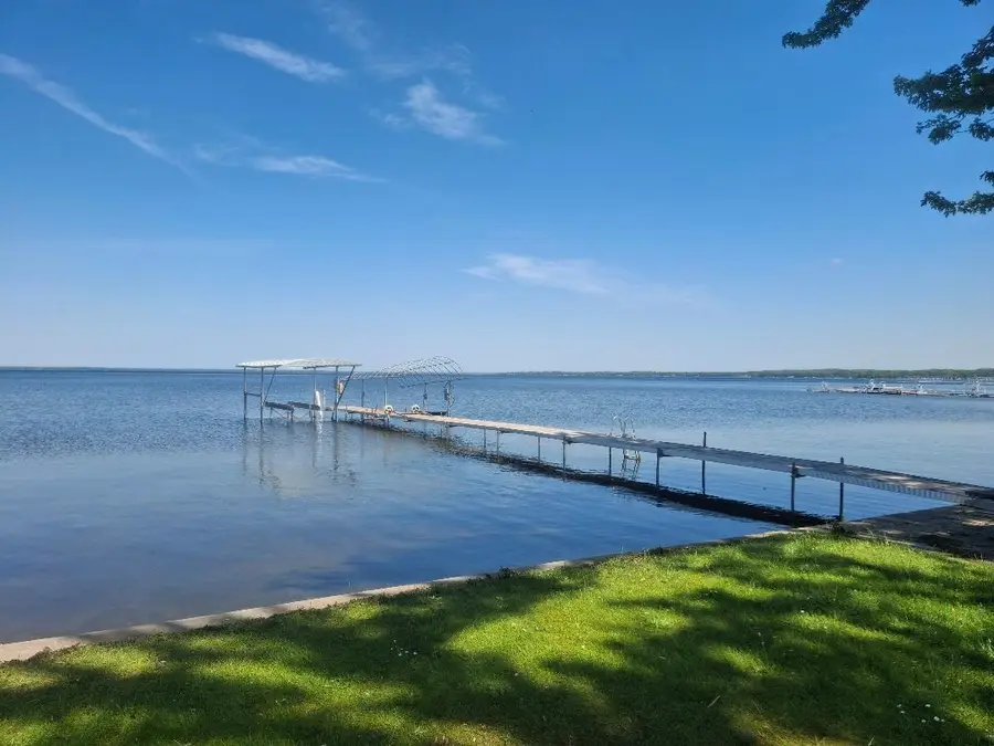 6434 W Houghton Lake Drive, Houghton Lake, MI 48629 - #3