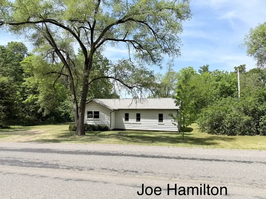 391 N Briggs Road, Middleville, MI 49333 - #2