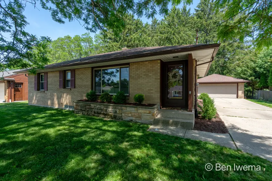 1010 Barber Terrace Nw, Grand Rapids, MI 49504 - #2