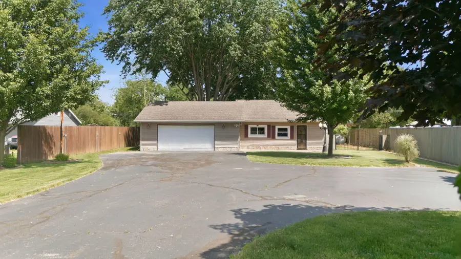 2743 N Michigan 140 Highway, Watervliet, MI 49098 - #2