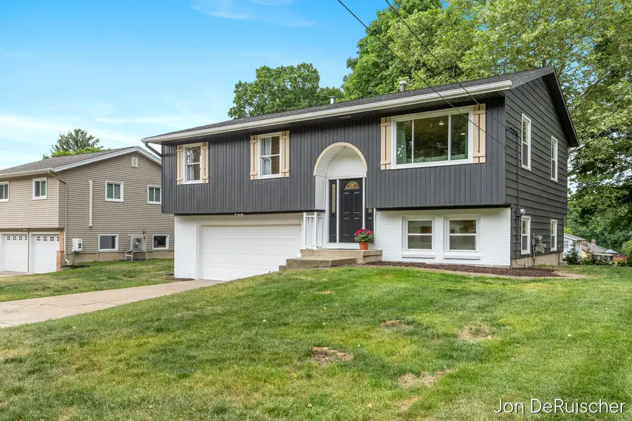 990 72nd Street Se, Grand Rapids, MI 49508 - #2