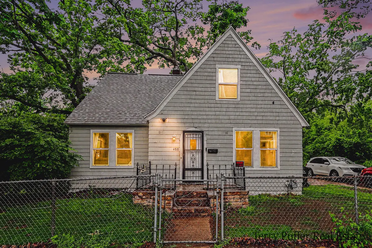 488 W Southern Avenue, Muskegon, MI 49441 - #1